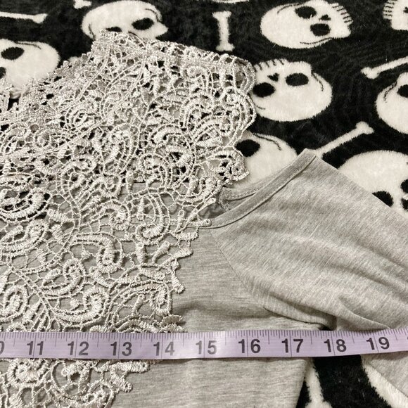YOINS Heathered grey cold-shoulder lace top ~ SMALL MEDIUM peak-a-boo shirt - Picture 8 of 14